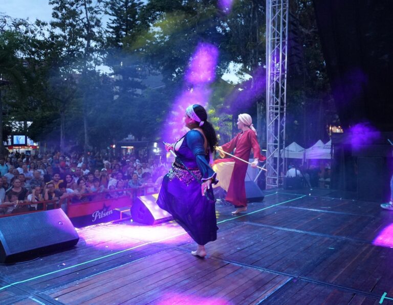 Itagüí vive la Danza: Danzas Polinesia y árabe